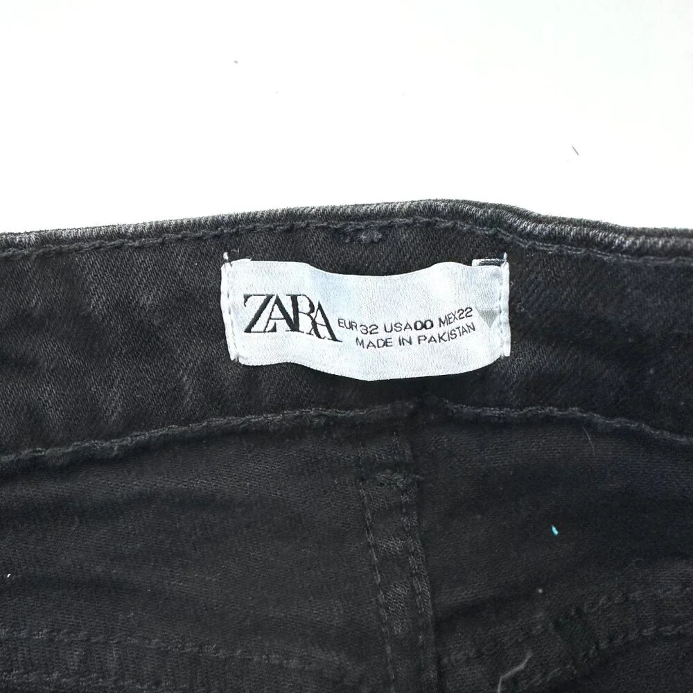 Zara Bootcut Crop Raw Hem Women's size 00 Black Denim‎ Jeans